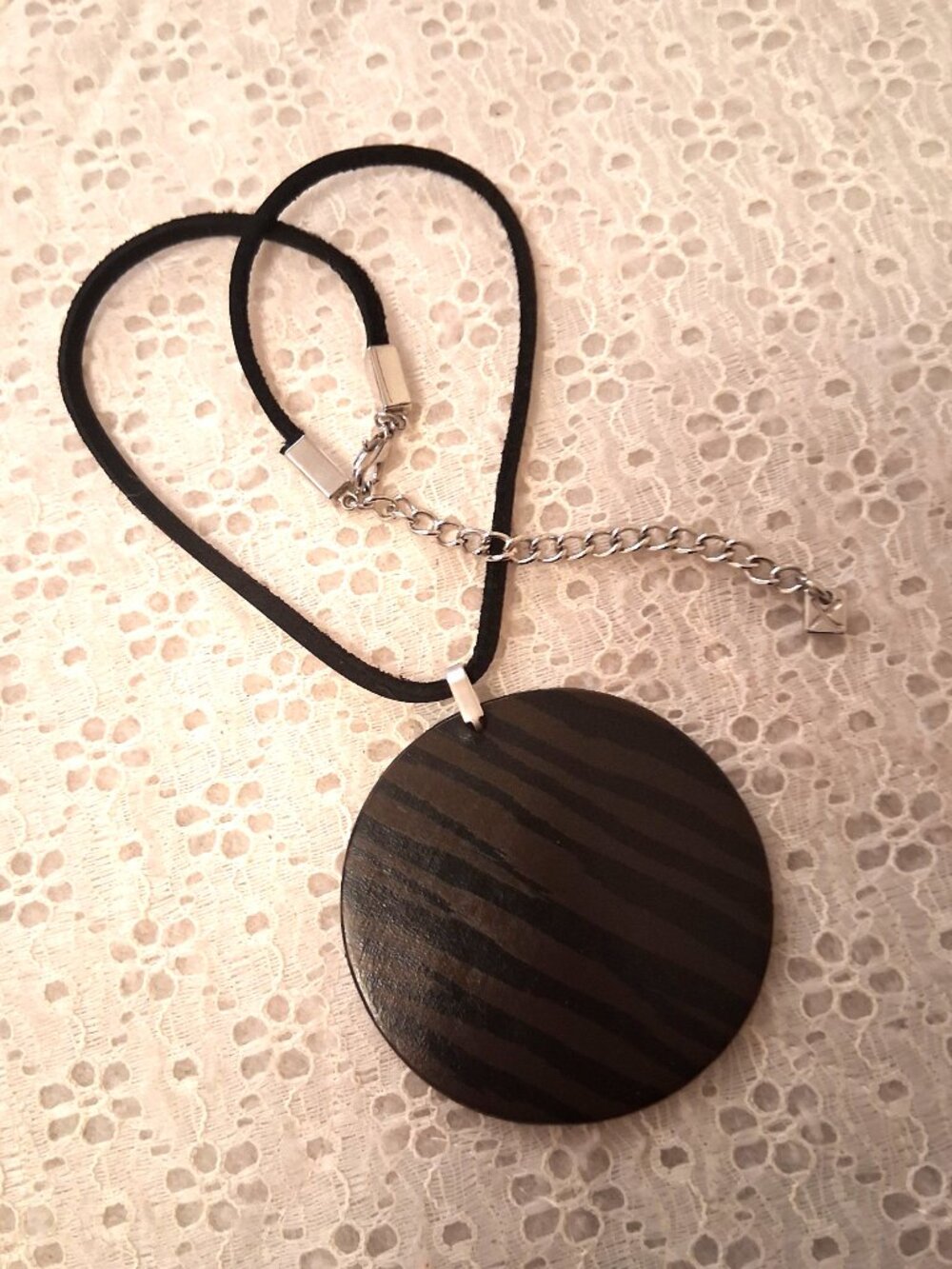New Bauxo Handcrafted Round Leather Pendant Genuine Leather Necklace - Picture 2 of 9